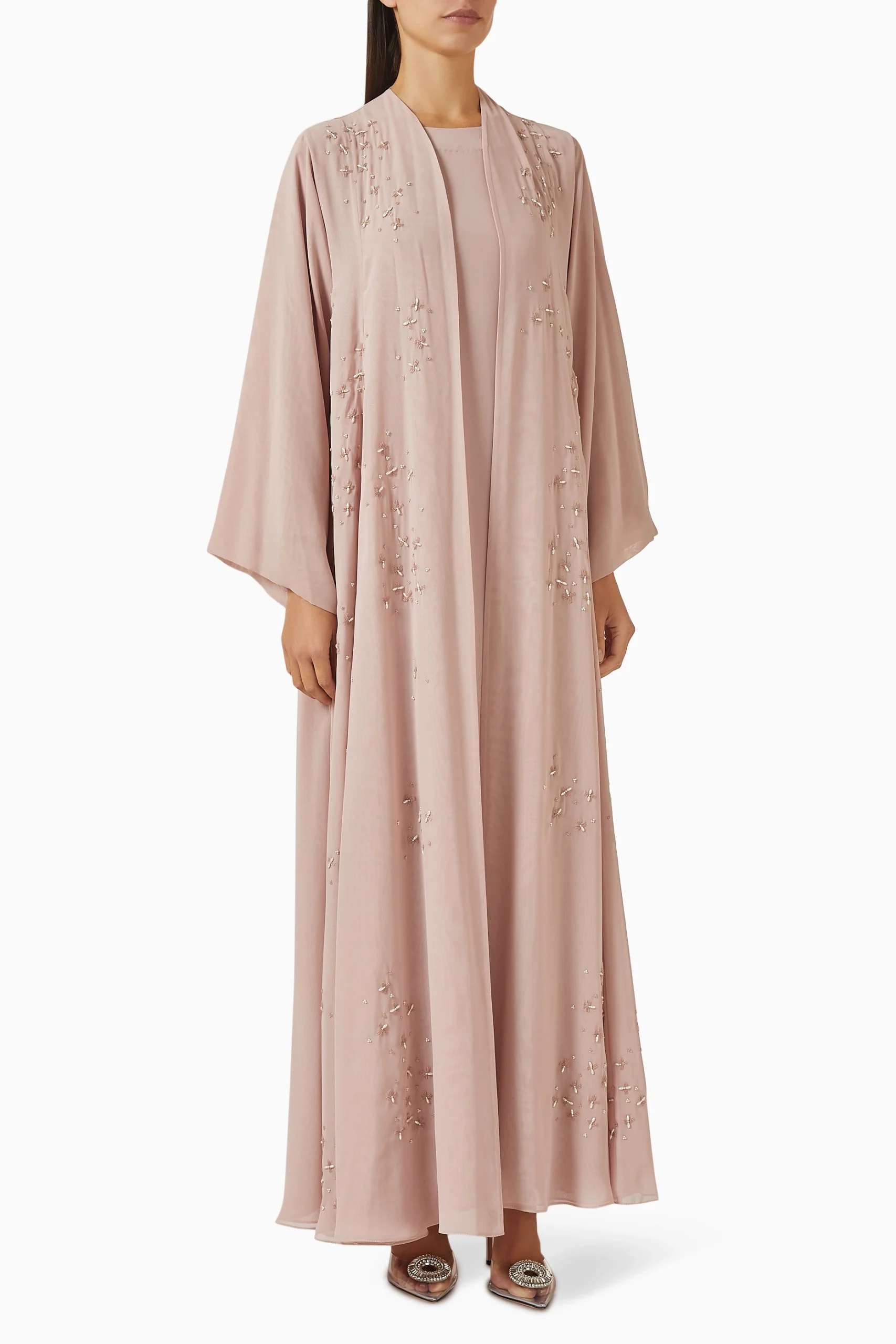 طقم عباية مطرز بالخرز