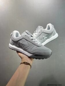 ⁦حذاء سي كي ثلاثة ألوان⁩ - الصورة ⁦2⁩