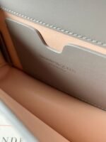 ⁦شنطة يد نسائية Alexander McQueen اشكال مختلفة⁩ - الصورة ⁦3⁩