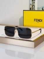 ⁦نظارة شمس FENDI نسائي⁩ - الصورة ⁦2⁩