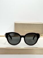 ⁦نظارة شمس نسائي BVLGARI Oval⁩ - الصورة ⁦2⁩
